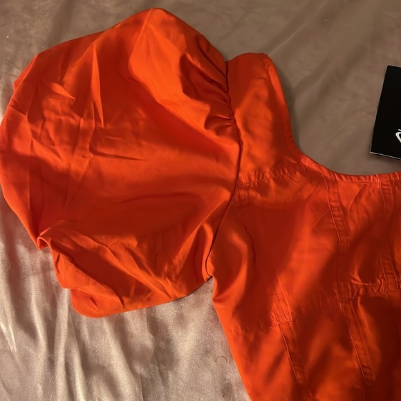 Orange v shape top - Picture 3 of 4